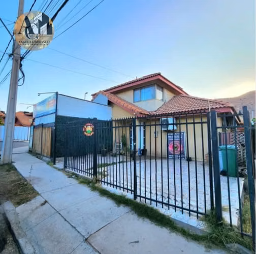 Oportunidad 4.200 uf se vende propiedad con local comercial,