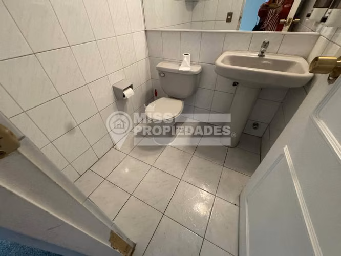 VENDE OFICINA EN GENERAL BORGOÑO