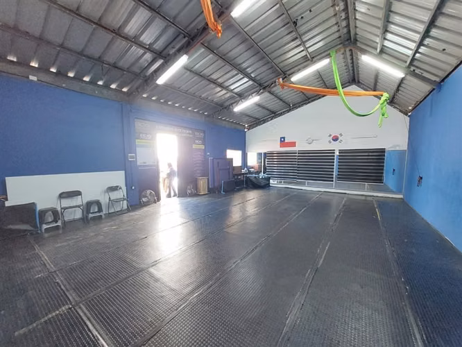 LOCAL COMERCIAL ONGOLMO 661
