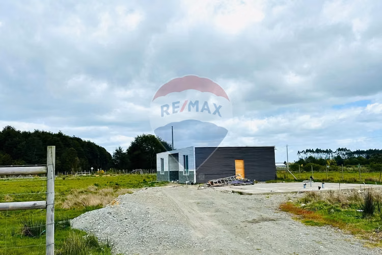 Vende parcela y casa 4 d y 2 b excelente ubicación
