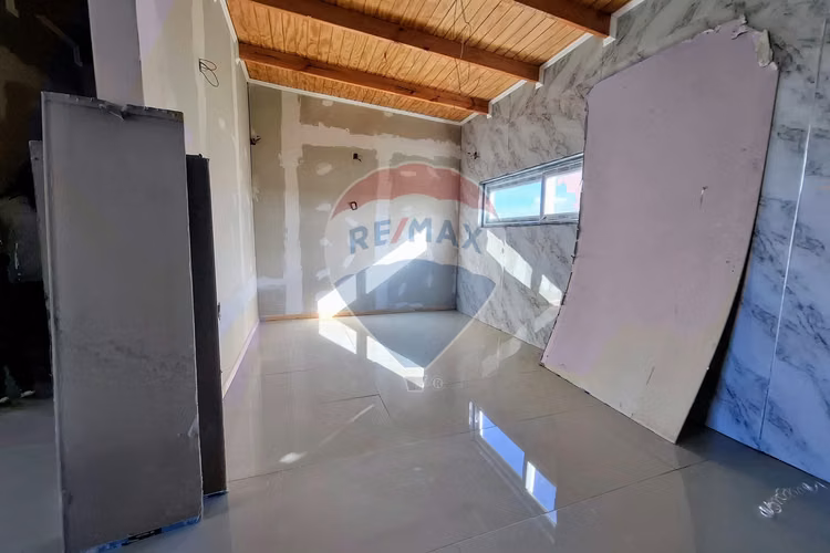Vende parcela y casa 4 d y 2 b excelente ubicación