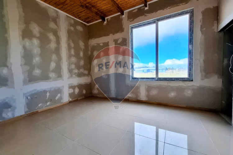 Vende parcela y casa 4 d y 2 b excelente ubicación