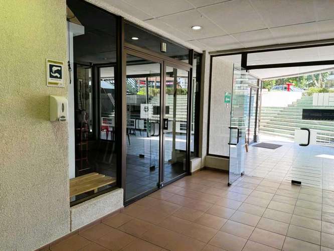 En galería comercial a pasos  de C. Red Salud (23141) - Imagen 5