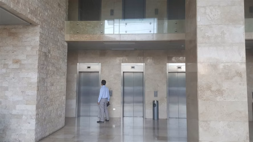 OFICINA Edificio Quantum
