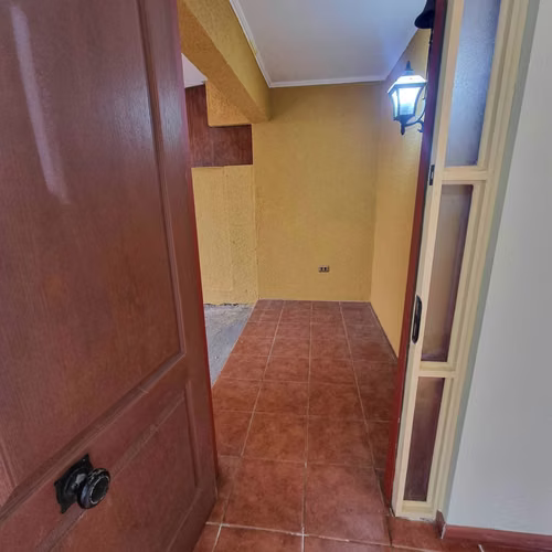 Casa con Dormitorio en Suite en Primer Piso (90289)