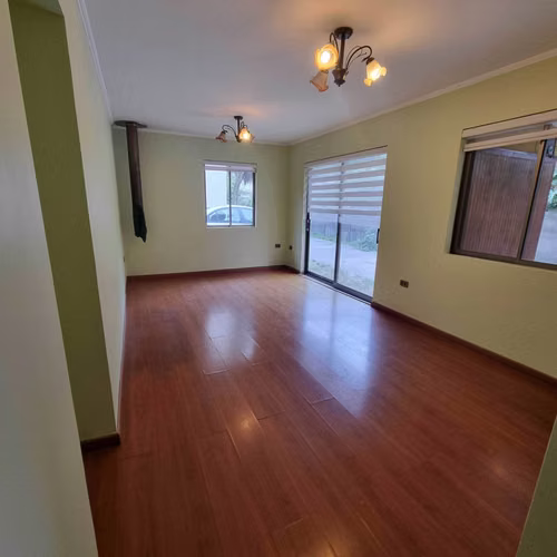 Casa con Dormitorio en Suite en Primer Piso (90289)