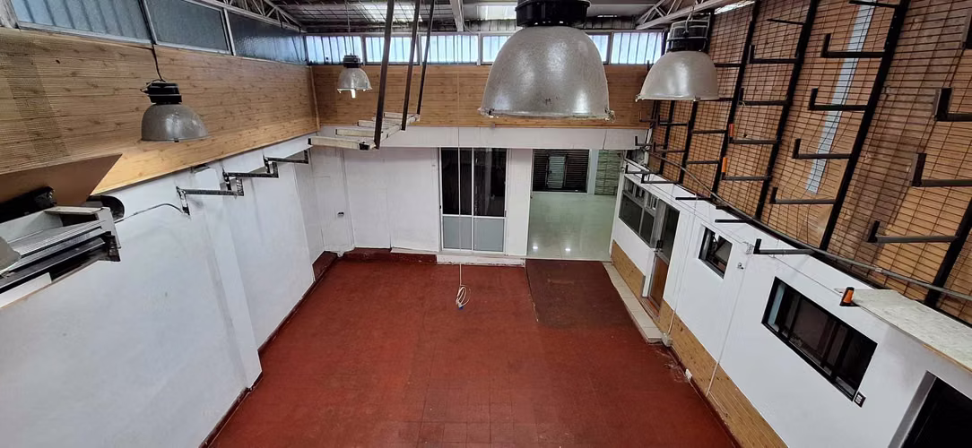 Gran Local Comercial con Taller (90297)