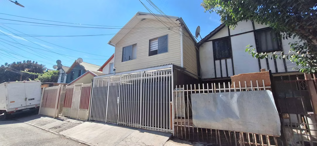 Acogedora Casa Familiar 4D+2B y Est., Maipú (90355)