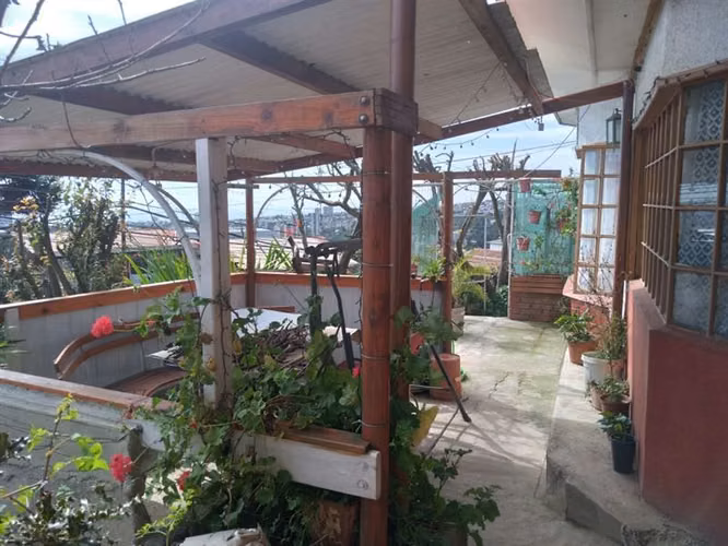 Casa Bernardo O'Higgins 2300, 2352125 Valparaíso