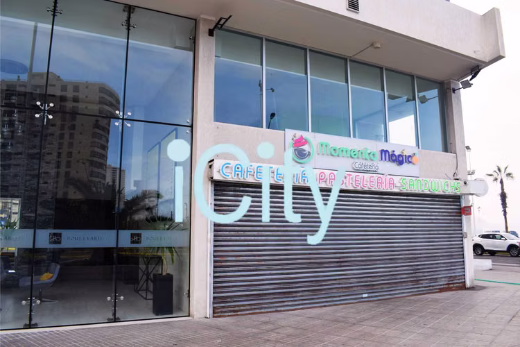 PRECIOSO LOCAL COMERCIAL PRIMERA LINEA (90530)