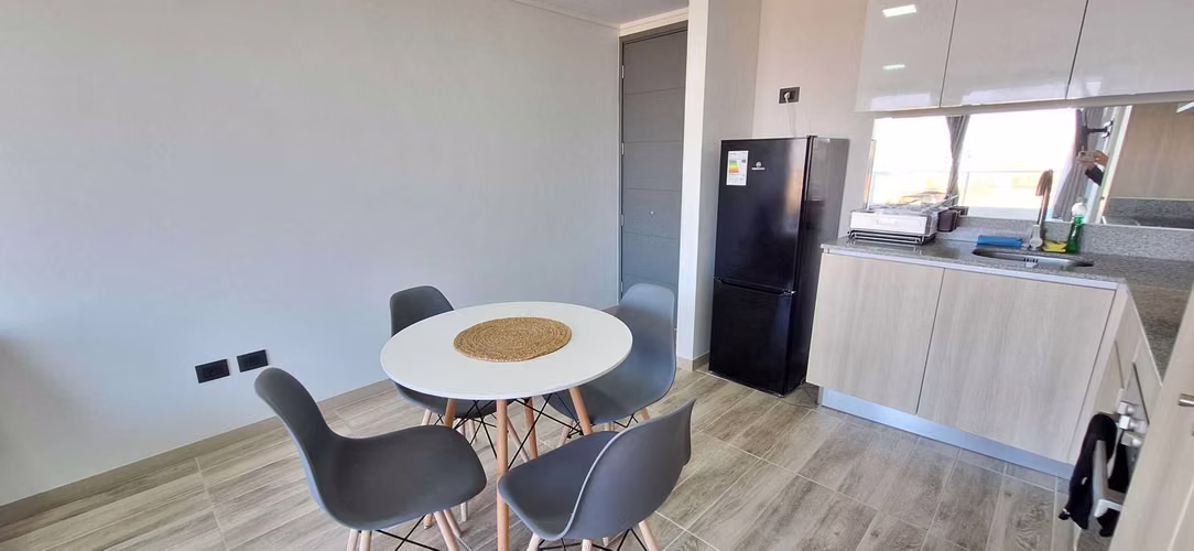 Arriendo Dpto. Amoblado AÑO CORRIDO (91227)