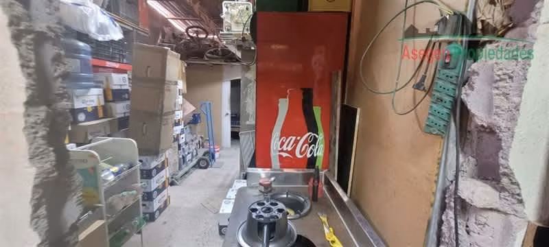 CASA Casa con local comercial en venta en Ampliación Prat