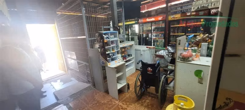 CASA Casa con local comercial en venta en Ampliación Prat
