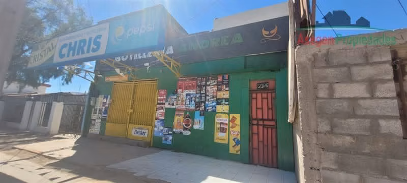 CASA Casa con local comercial en venta en Ampliación Prat