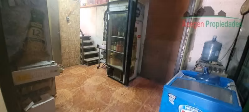 CASA Casa con local comercial en venta en Ampliación Prat