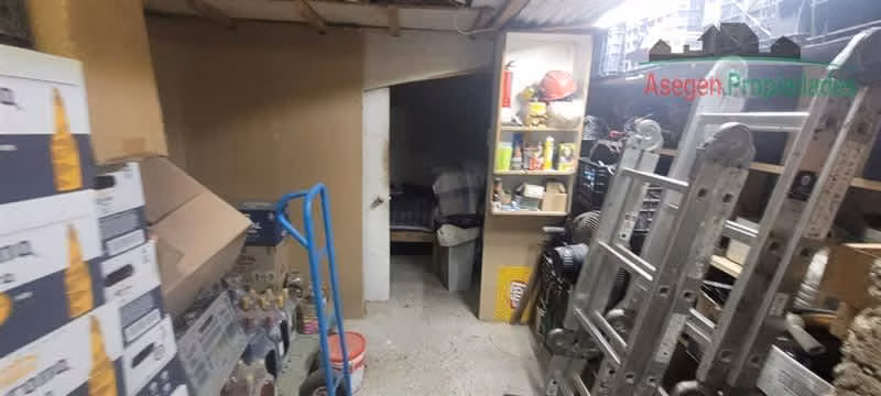 CASA Casa con local comercial en venta en Ampliación Prat