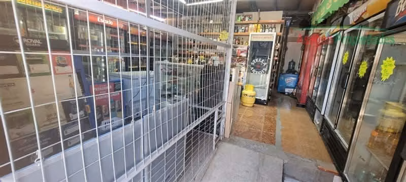 CASA Casa con local comercial en venta en Ampliación Prat