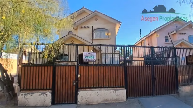 CASA Casa en venta en Leónidas Pérez.