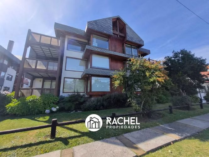 HERMOSO DUPLEX DE 3 DORMITORIOS AMOBLADO EN A PASOS DEL CENTRO DE PUCON