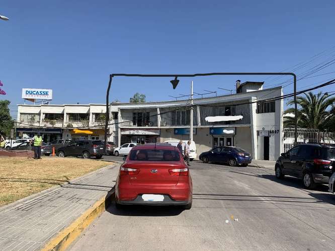 Gran Casa Con Locales Comerciales En Avenida - Imagen 3