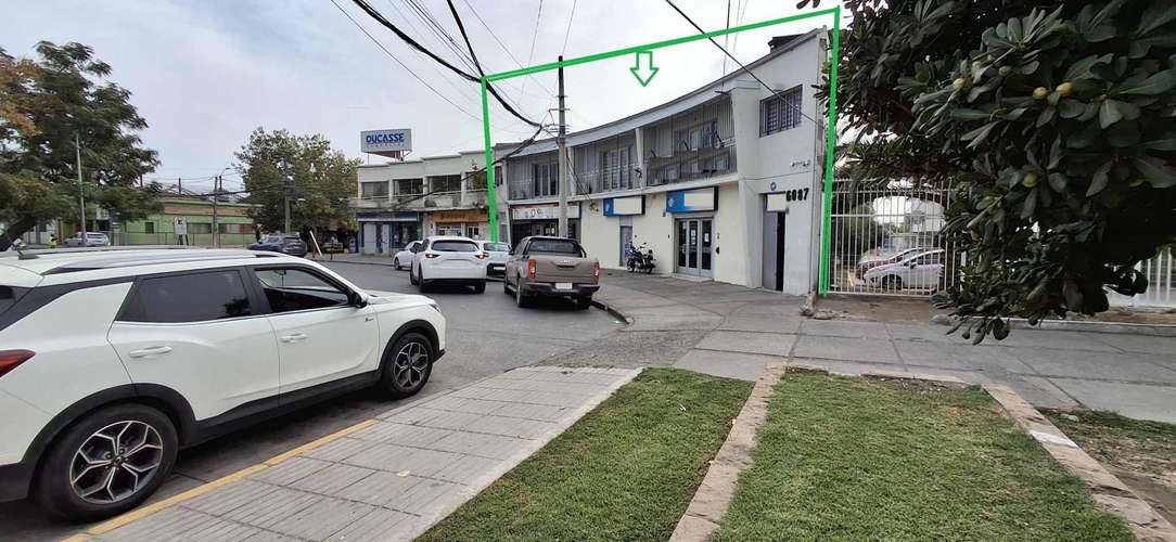 Gran Casa Con Locales Comerciales En Avenida - Imagen 2