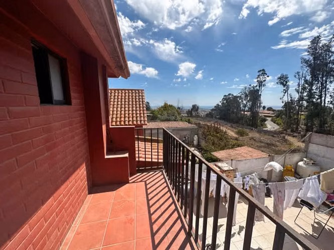 ¡Acogedora casa en Colina del Pino, 4D, 3B, ¡Aprovecha!