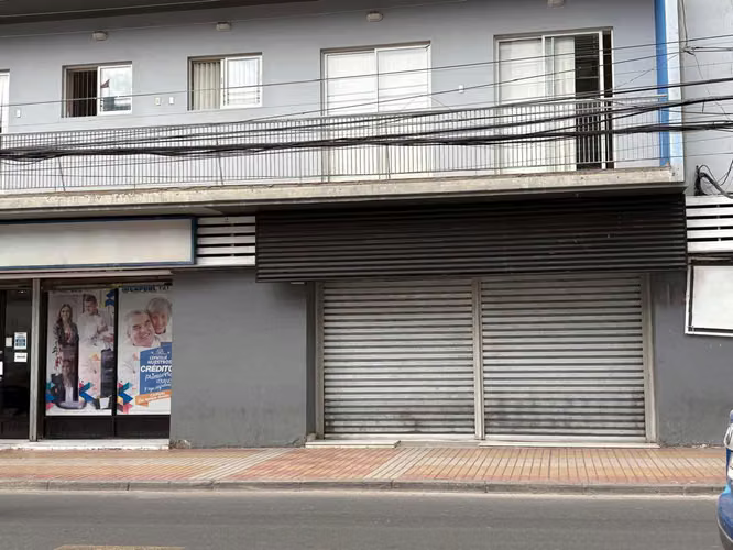 Local comercial ubicado en calle Washington