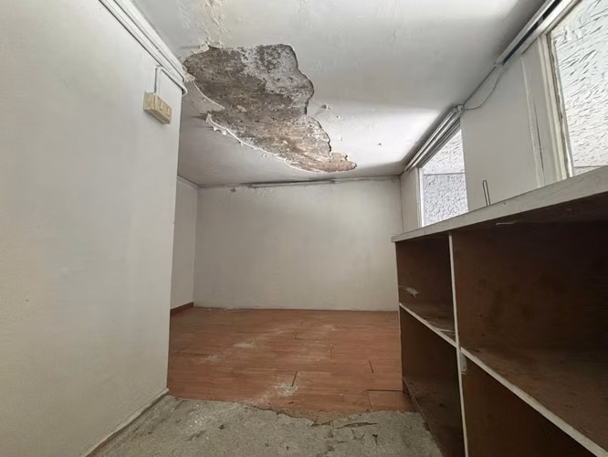 Oportunidad inversionistas! 2 locales en venta, Traslaviña, Viña del Mar.
