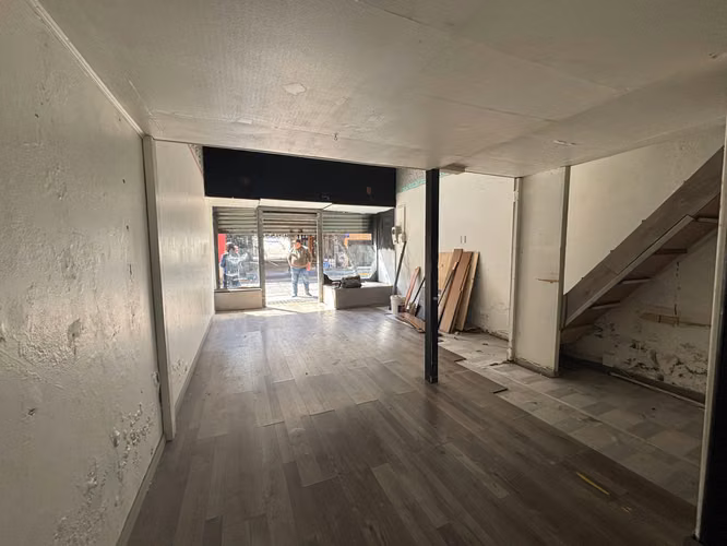 Oportunidad inversionistas! 2 locales en venta, Traslaviña, Viña del Mar.