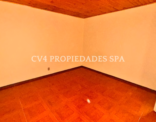¡Propiedad en Venta en Estación Central con galpón!