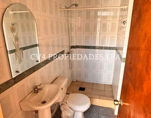 ¡Propiedad en Venta en Estación Central con galpón!