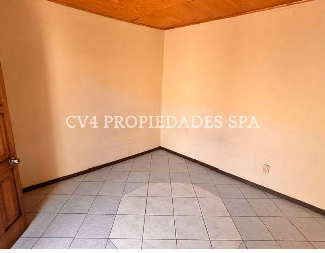 ¡Propiedad en Venta en Estación Central con galpón!