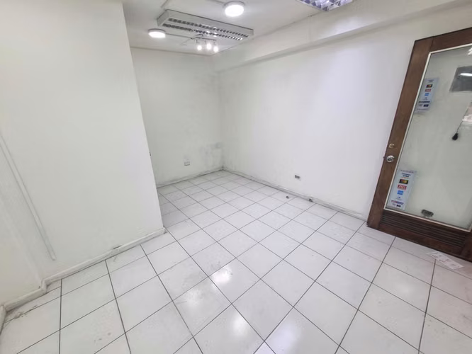 Local Comercial con Bodega (94062)