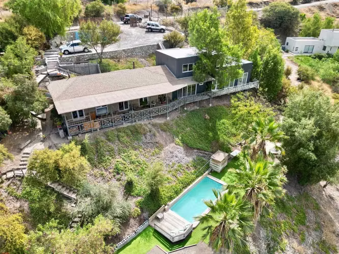 PRECIOSA CASA EN VENTA 2D1B (94465)