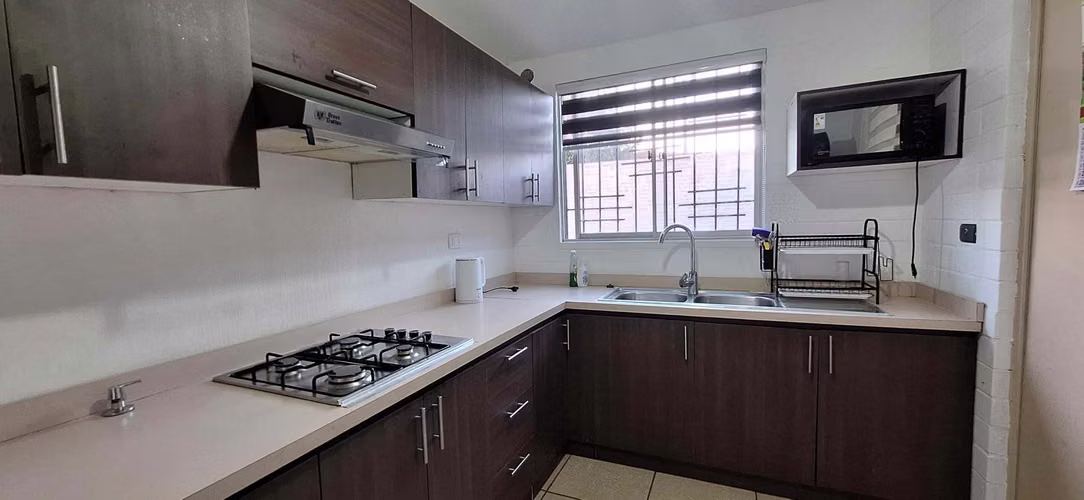 Hermosa Casa 4D+3B+Logia y Estacionamientos (94977)