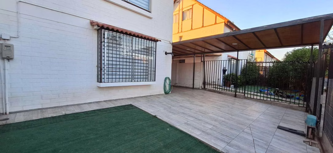 Hermosa Casa 4D+3B+Logia y Estacionamientos (94977)