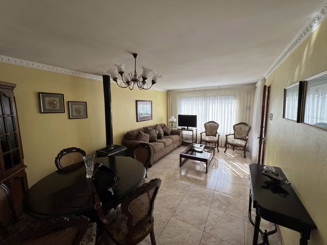 Arriendo Casa amoblada en Condominio