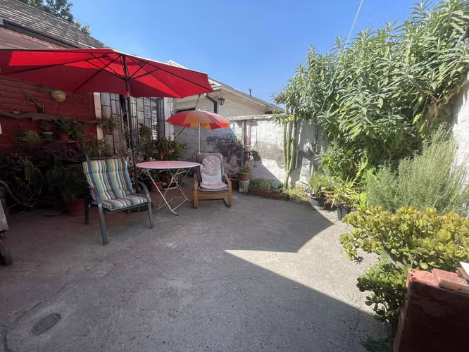 Casa en venta Macul, muy buen estado, buena ubicación y zona segura.