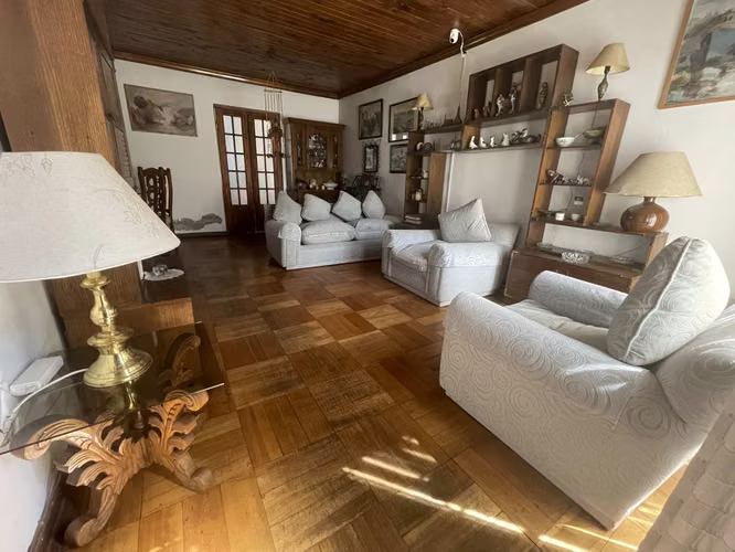 Casa en venta Macul, muy buen estado, buena ubicación y zona segura.