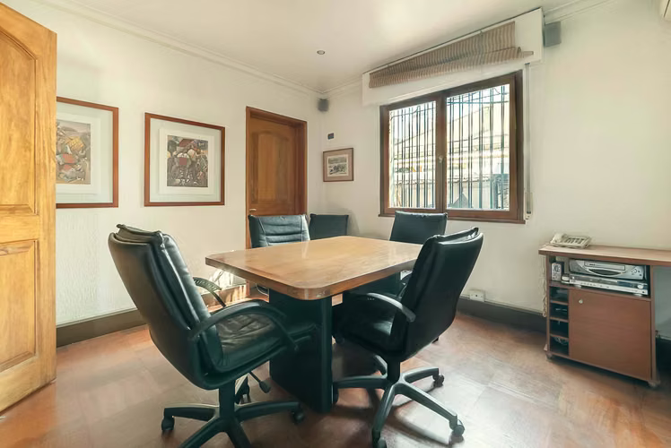 Metro Escuela Militar 9 dorm, 5 baños /300m2 (95582)