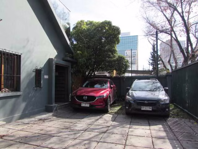 Metro Escuela Militar 9 dorm, 5 baños /300m2 (95582)