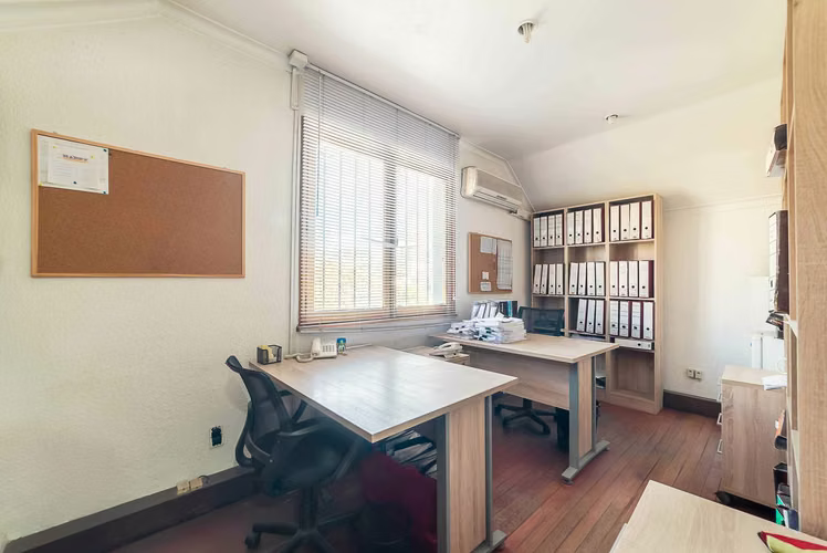 Metro Escuela Militar 9 dorm, 5 baños /300m2 (95582)