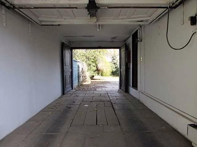 Metro Escuela Militar 9 dorm, 5 baños /300m2 (95582)