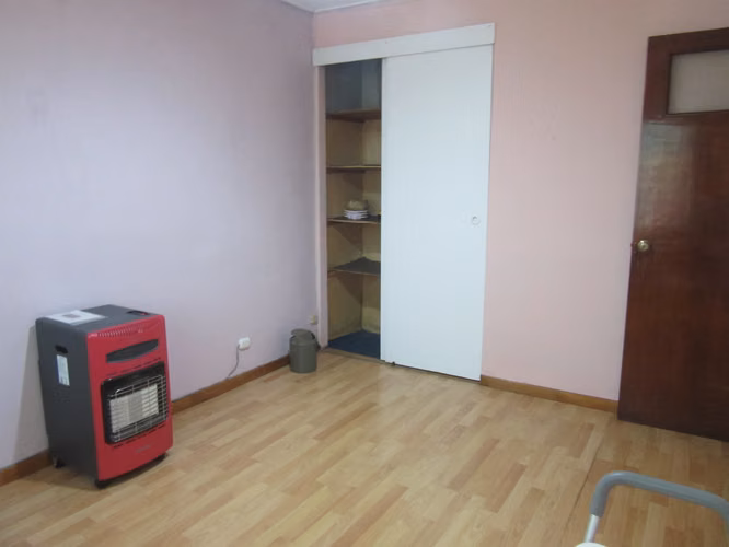 Cómoda y gran casa de 1 piso en Villa Alemana pasos centro.