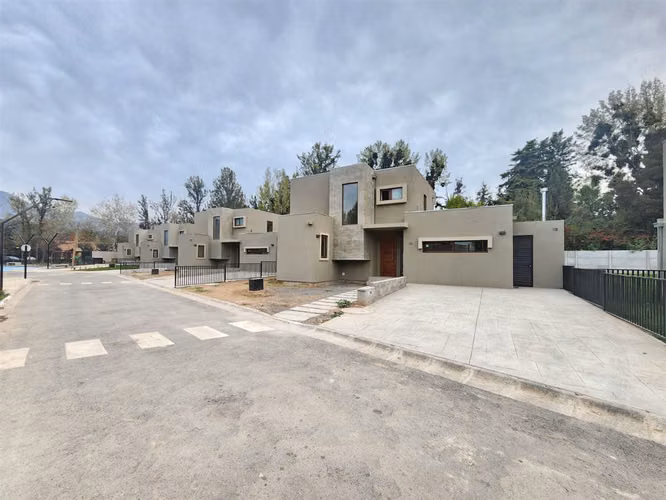 CASA Condominio Bosques de Nogales, Machalí