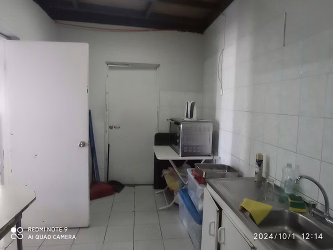 Vendo Terreno con Salón y Oficinas en Placilla, frente a Supermercado Unimarc
