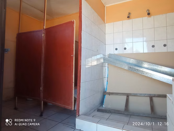 Vendo Terreno con Salón y Oficinas en Placilla, frente a Supermercado Unimarc