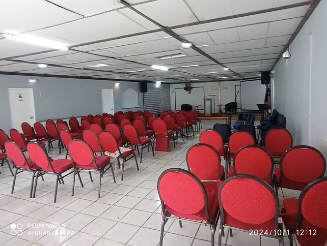 Vendo Terreno con Salón y Oficinas en Placilla, frente a Supermercado Unimarc