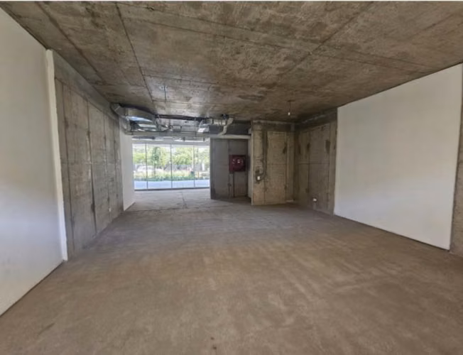 LOCAL 85 M2 EN AV APOQUINDO (59677)