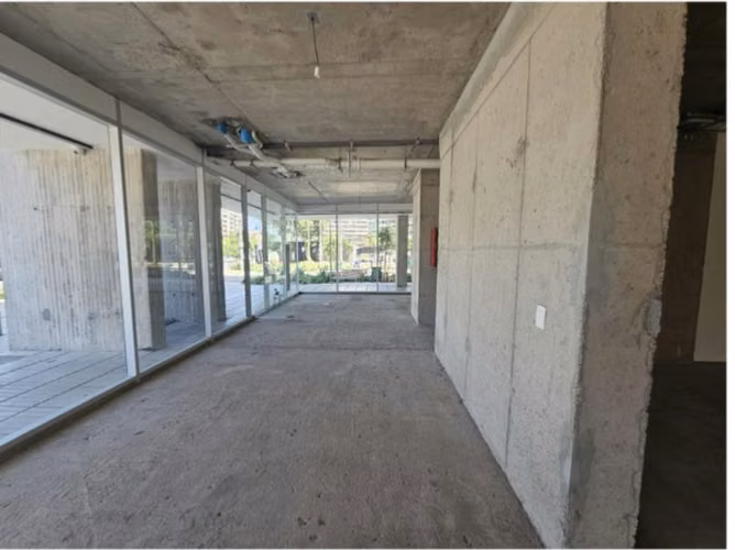 LOCAL 85 M2 EN AV APOQUINDO (59677)